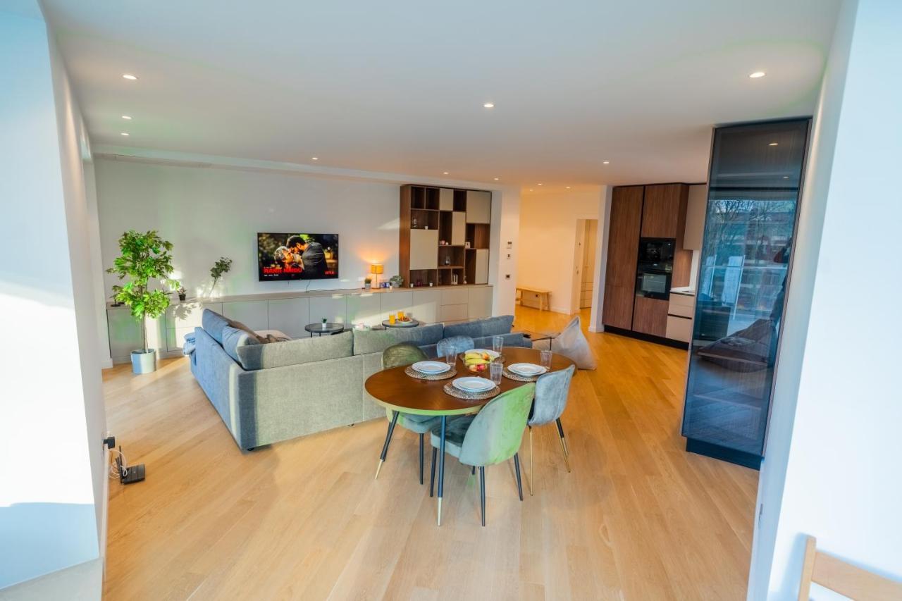 Designer In Aviatiei Tower Apartament