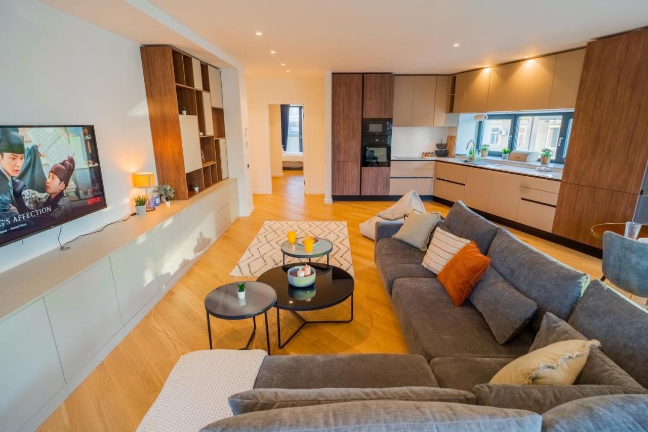 Designer In Aviatiei Tower Apartament