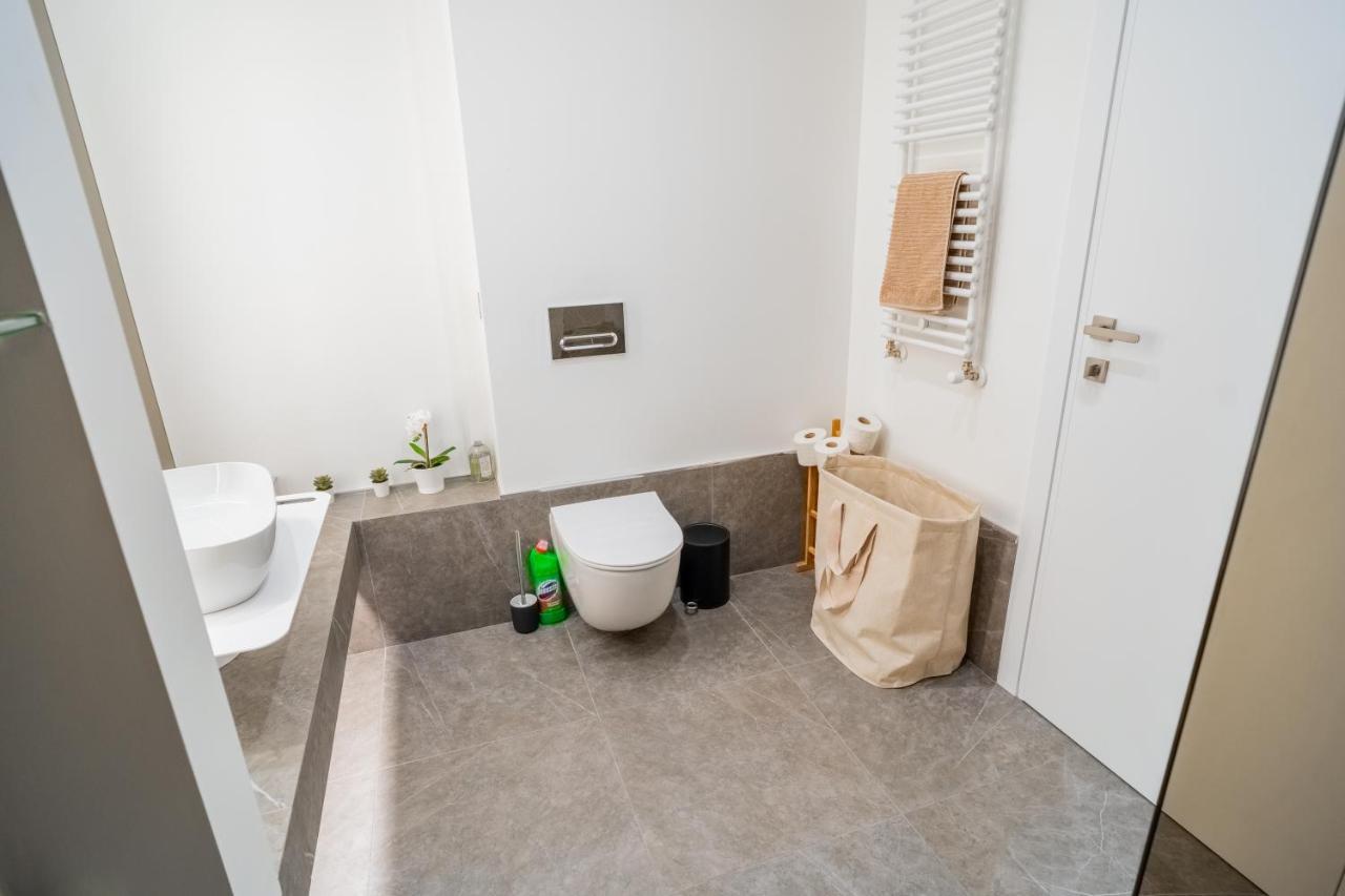 Apartament Designer In Aviatiei Tower Bucureşti