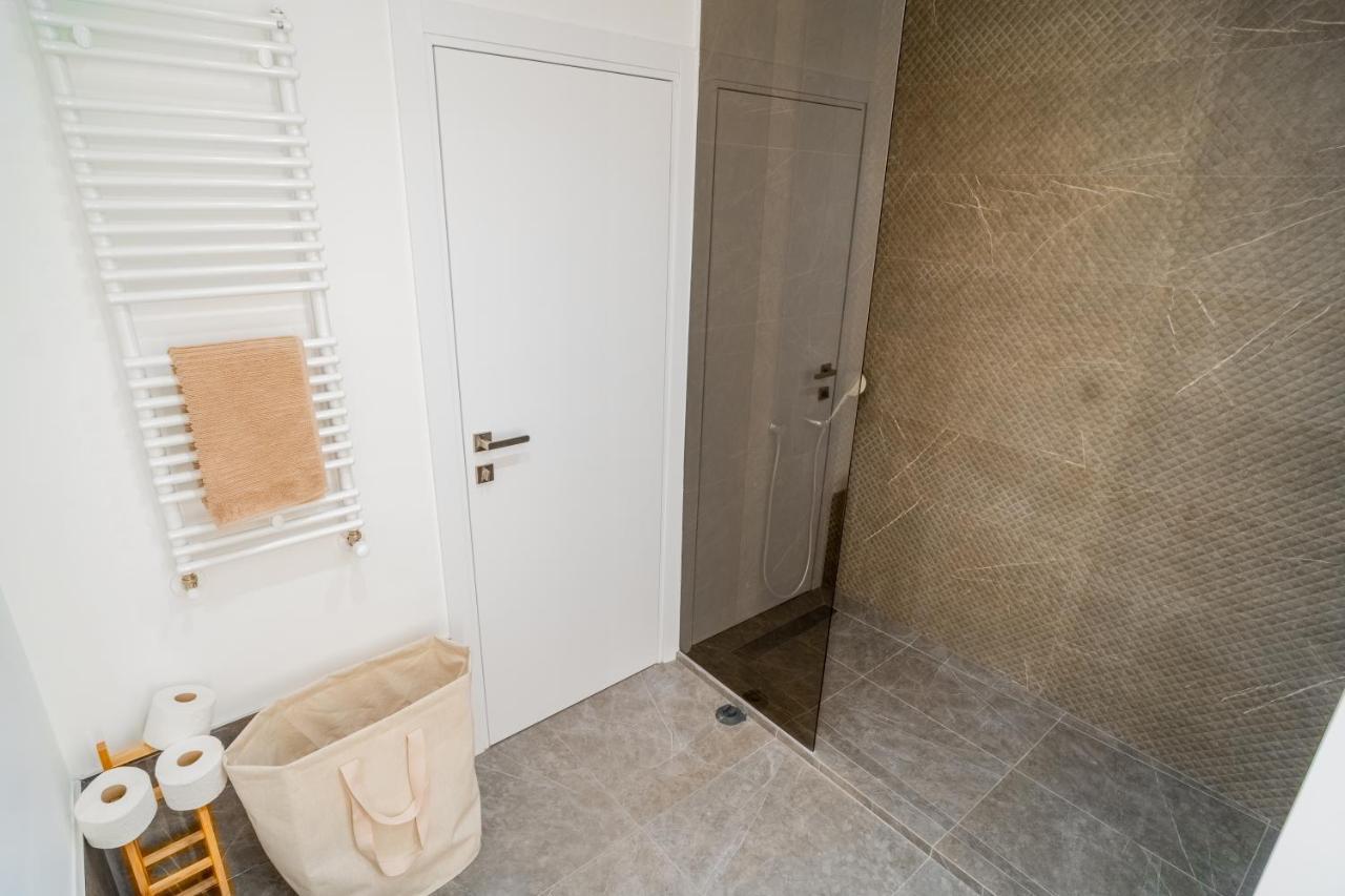 Designer In Aviatiei Tower Apartament Bucureşti