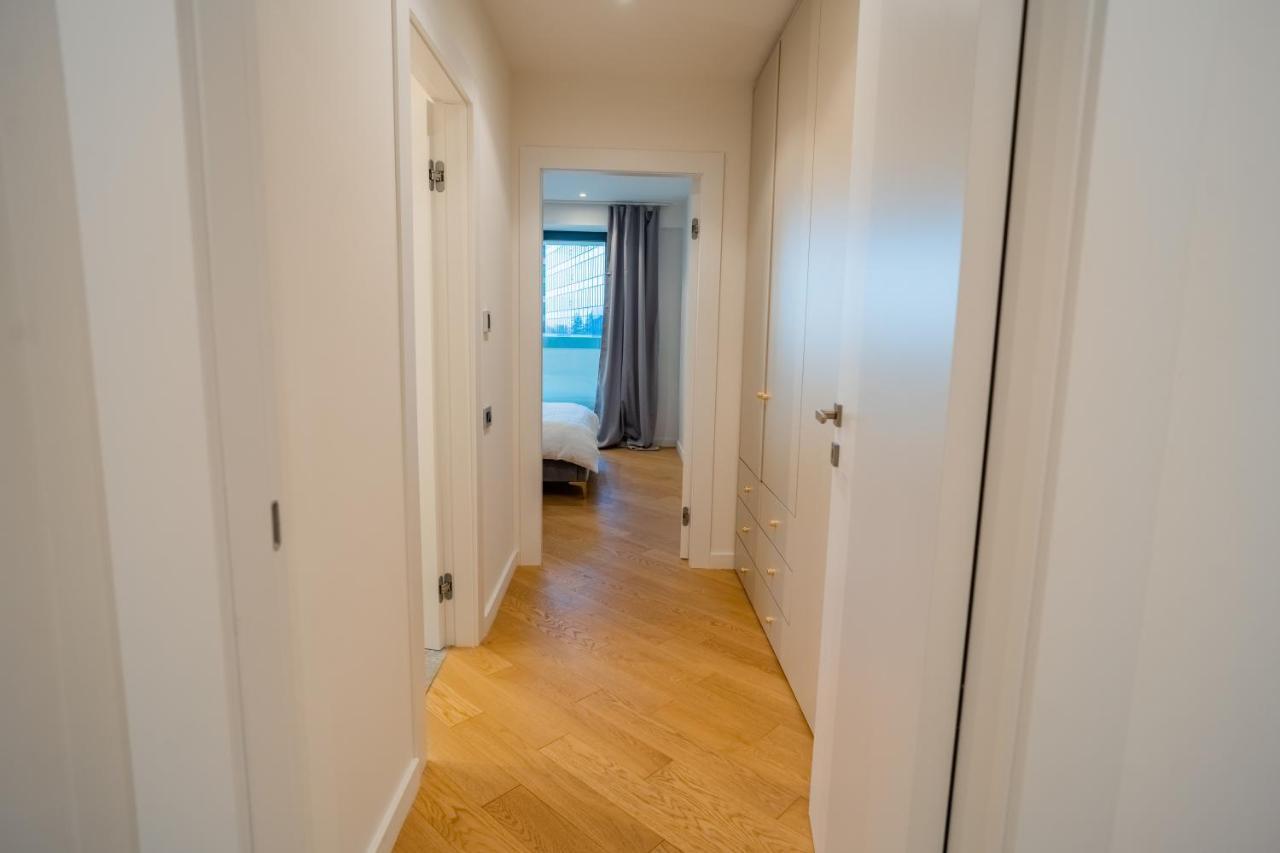Apartament Designer In Aviatiei Tower Bucureşti