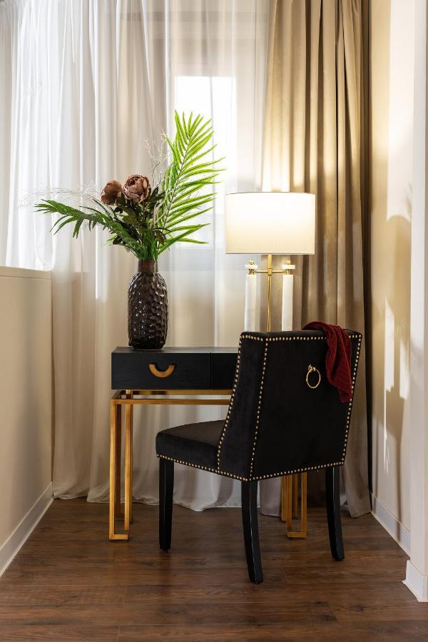 Apartament Qult - Invictus Bucureşti
