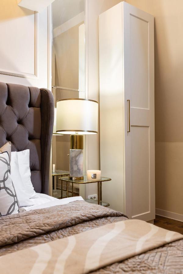 Qult - Invictus Apartament