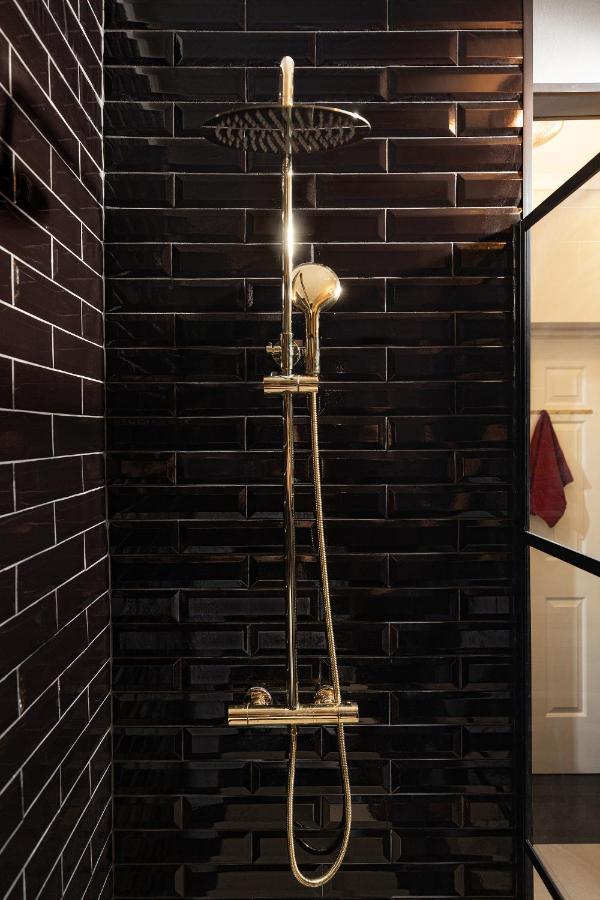 Apartament Qult - Invictus *