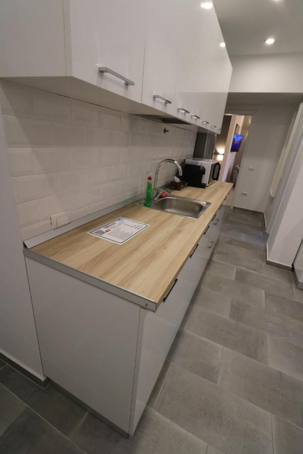 Cozy Novotel Studio - Free Minibar - Quiet & Peace Apartment Bucharest