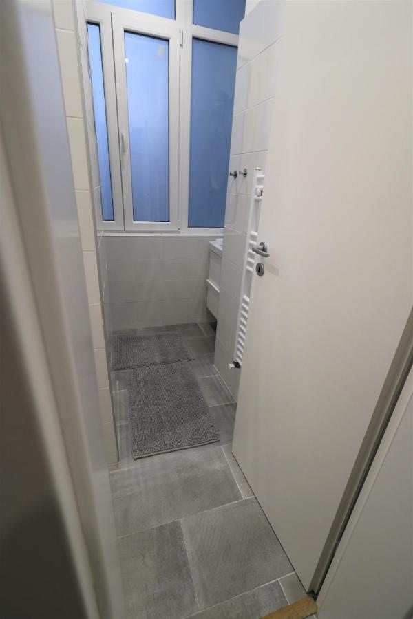 Apartment Cozy Novotel Studio - Free Minibar - Quiet & Peace Bucharest