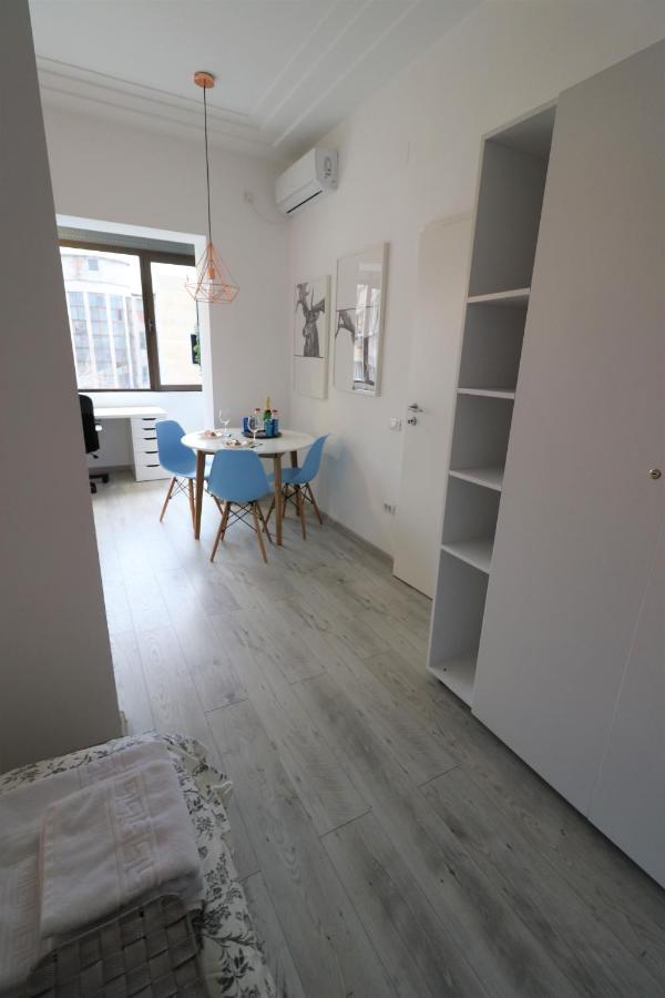 Cozy Novotel Studio - Free Minibar - Quiet & Peace * Bucharest