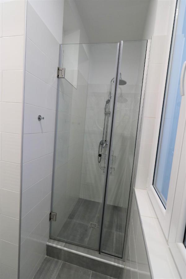 Apartment Cozy Novotel Studio - Free Minibar - Quiet & Peace Bucharest