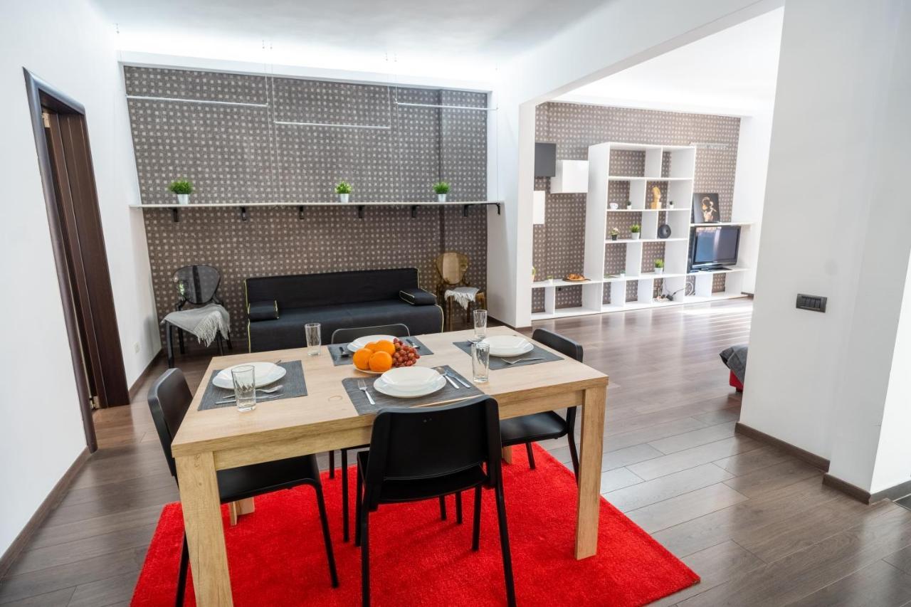 Apartment Cozy & Spacious Flat Near Victoriei Square
