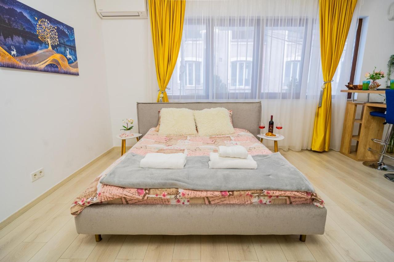 Queen Elizabeth - Ultracentral - Free Parking & Ac Apartamento