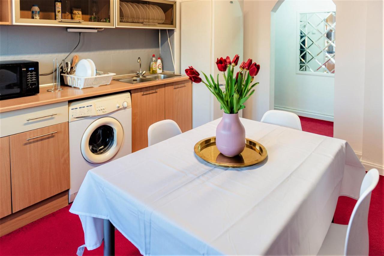 Parliament Marriott Unirii Square 5 Bedrooms Luxury Old Town Apartamento *