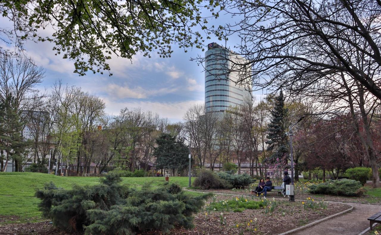 Oak - Piata Victoriei Bucharest