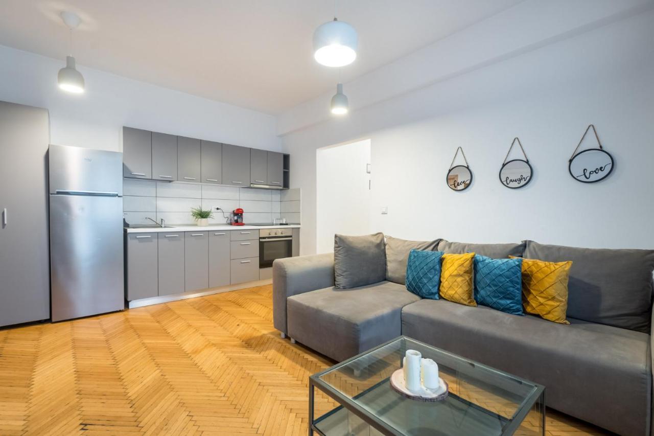 Aonia 2bdr - P-ta Romana View * Bucharest