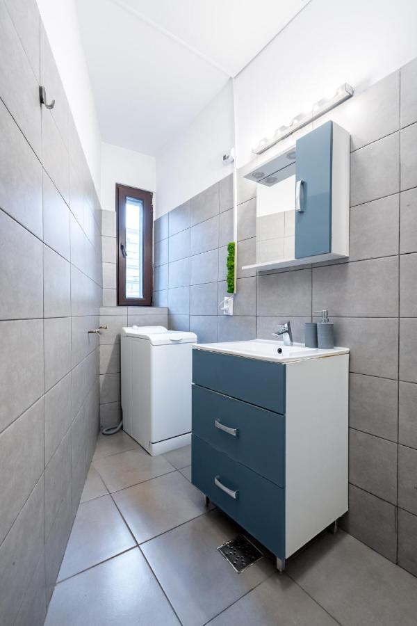 Aonia 2bdr - P-ta Romana View Apartment Bucharest