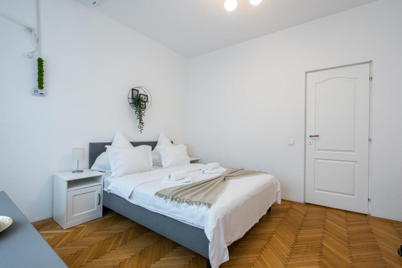 Aonia 2bdr - P-ta Romana View Apartment *