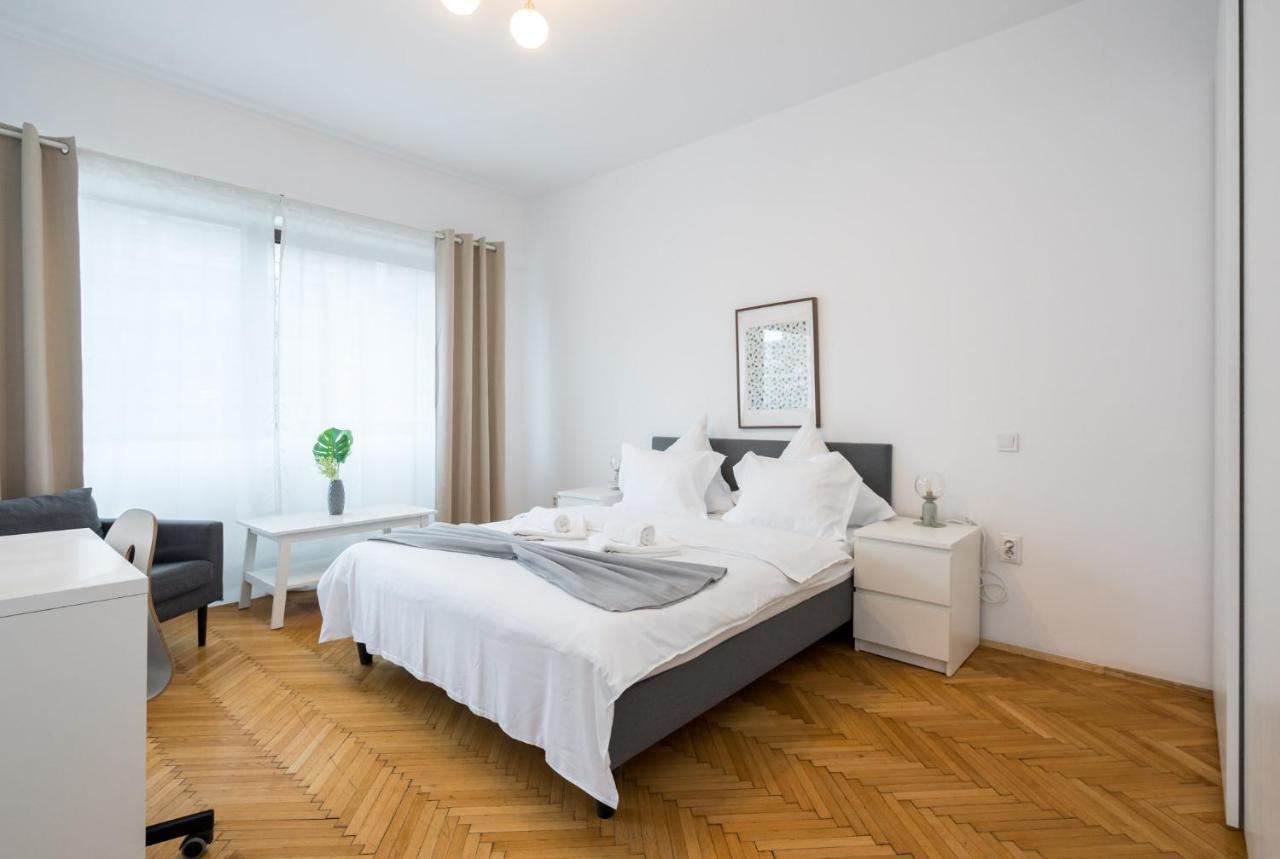 Apartment Aonia 2bdr - P-ta Romana View *