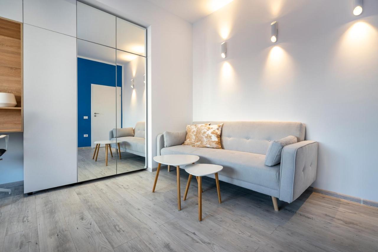 Blue Design In Magheru Bucharest