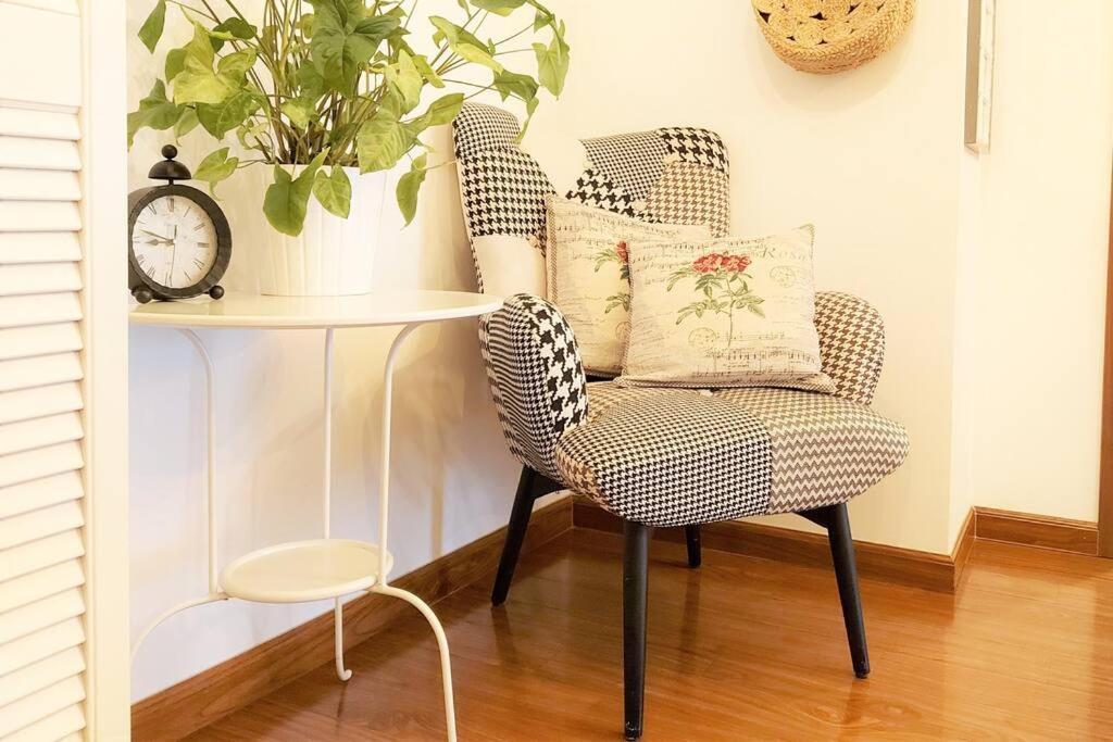 Cosy Boutique 61 Sqm - Private Parking - Ten Blocks *