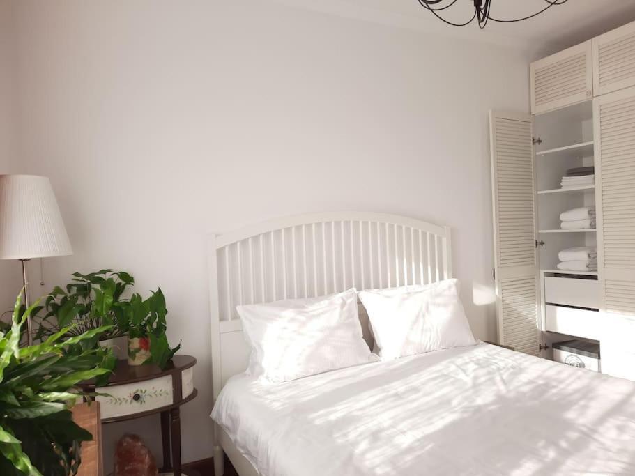 Cosy Boutique 61 Sqm - Private Parking - Ten Blocks
