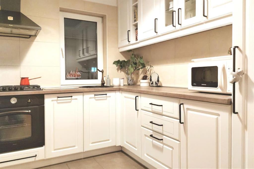 Cosy Boutique 61 Sqm - Private Parking - Ten Blocks *