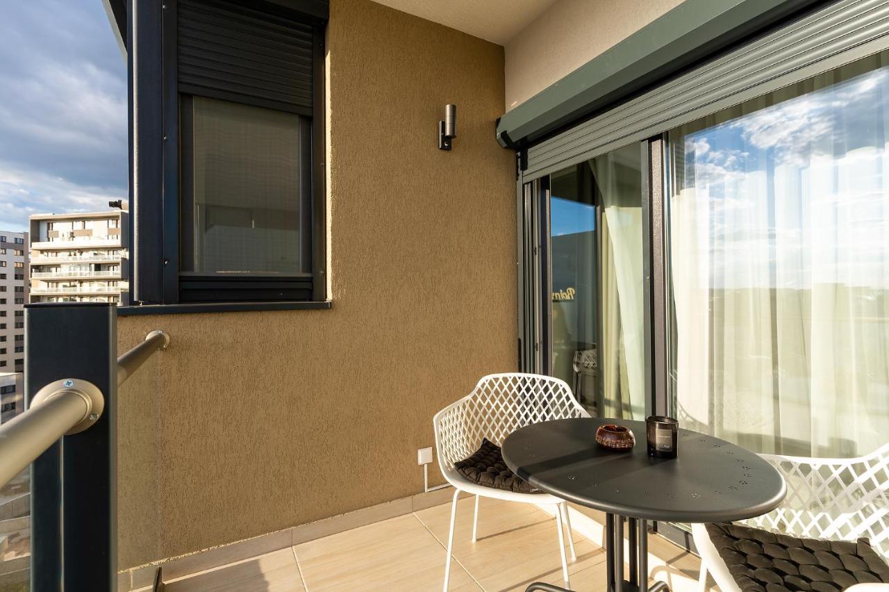 Moon Plaza Deluxe Apartment Bucharest