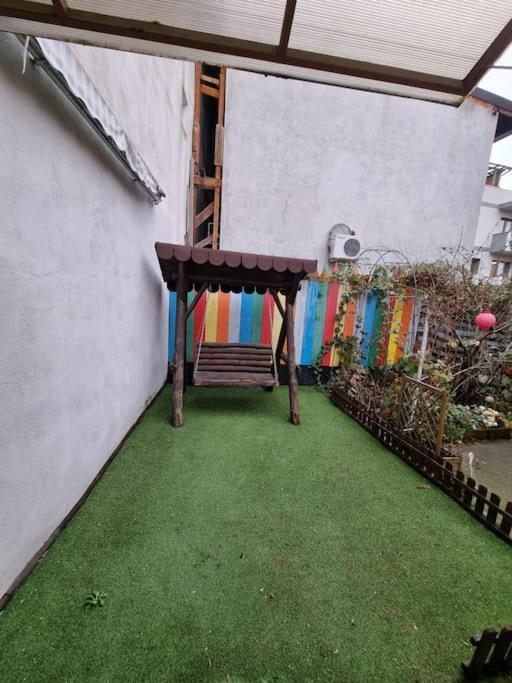 Cozy Small House * Bucureşti