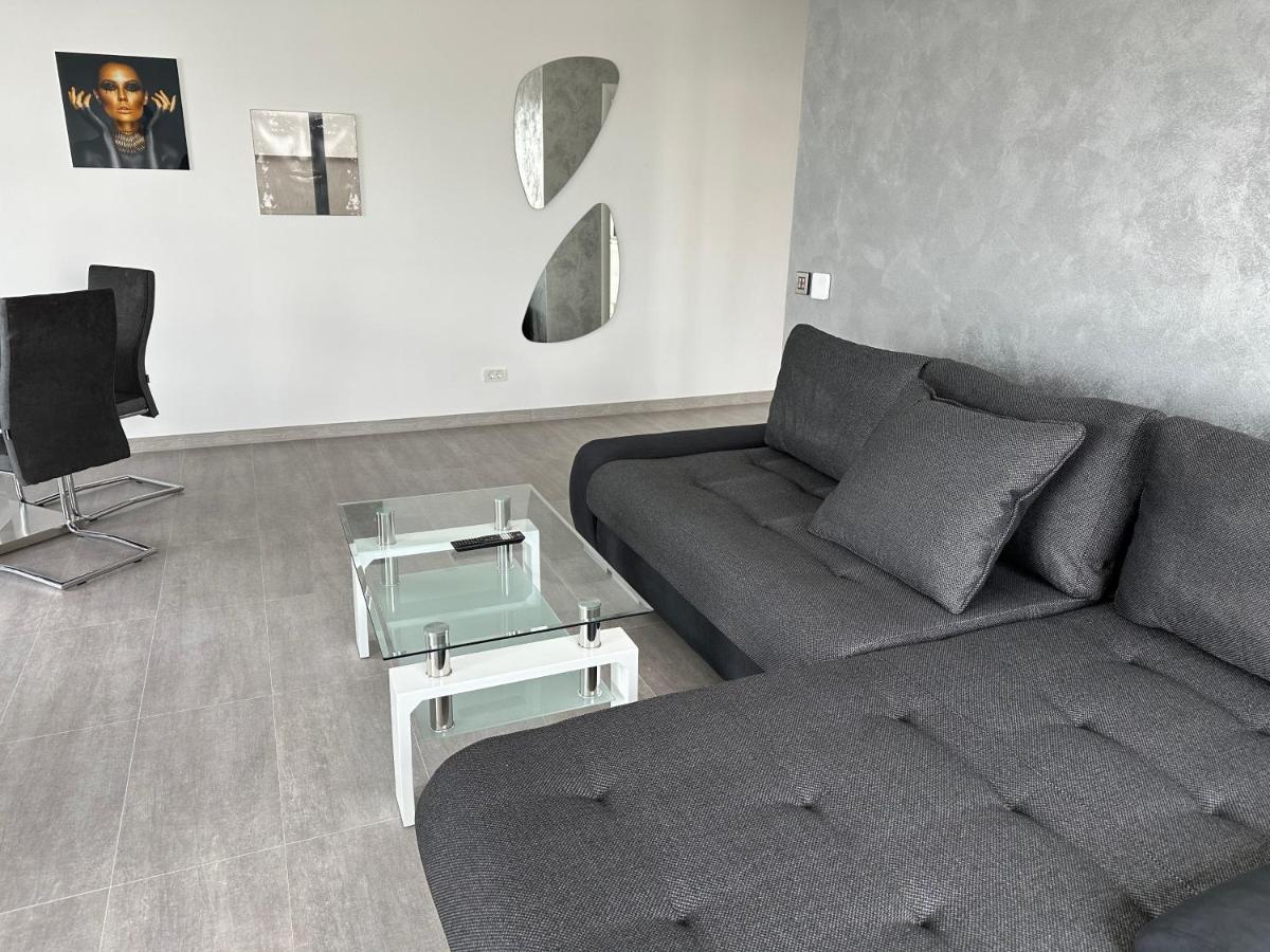 Fabulous Penthouse Lakeview W20 Apartment Bucharest