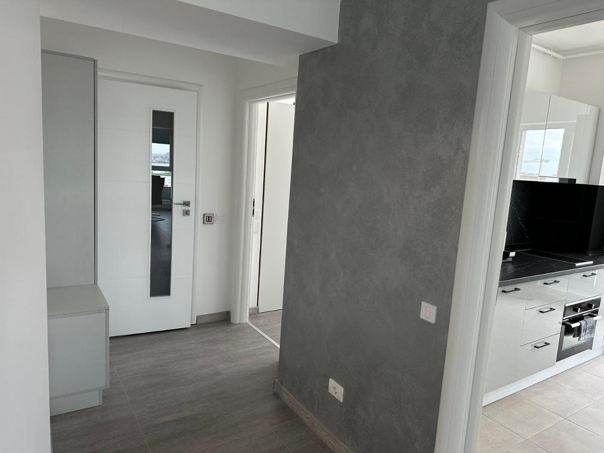 Fabulous Penthouse Lakeview W20 *
