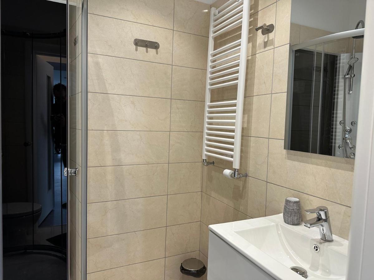 Fabulous Penthouse Lakeview W20 Apartment Bucharest