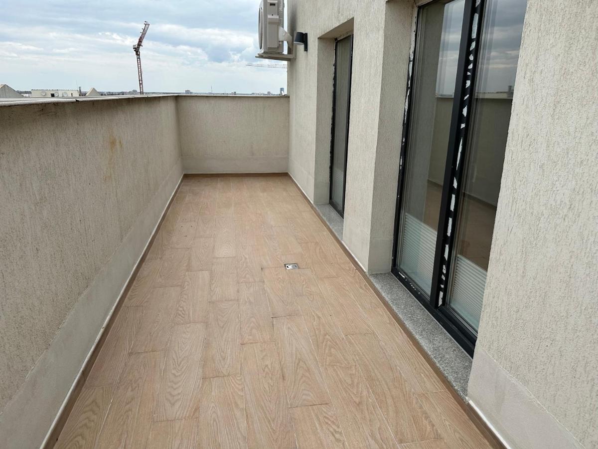 Fabulous Penthouse Lakeview W20 Apartment *