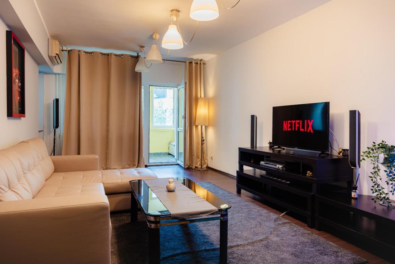 Comfy With Private Parking And Netflix Apartment