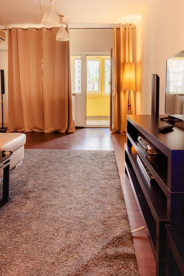 Comfy With Private Parking And Netflix