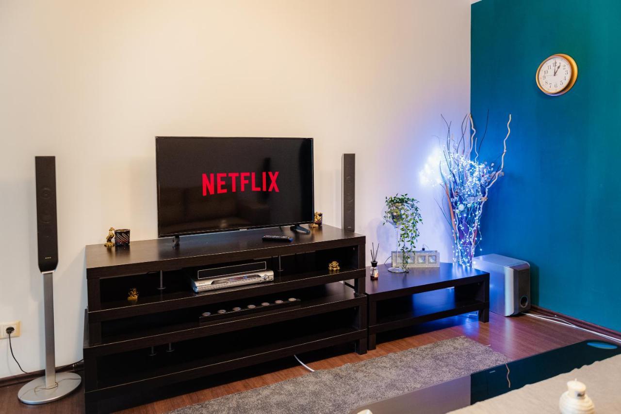 Comfy With Private Parking And Netflix Bucharest