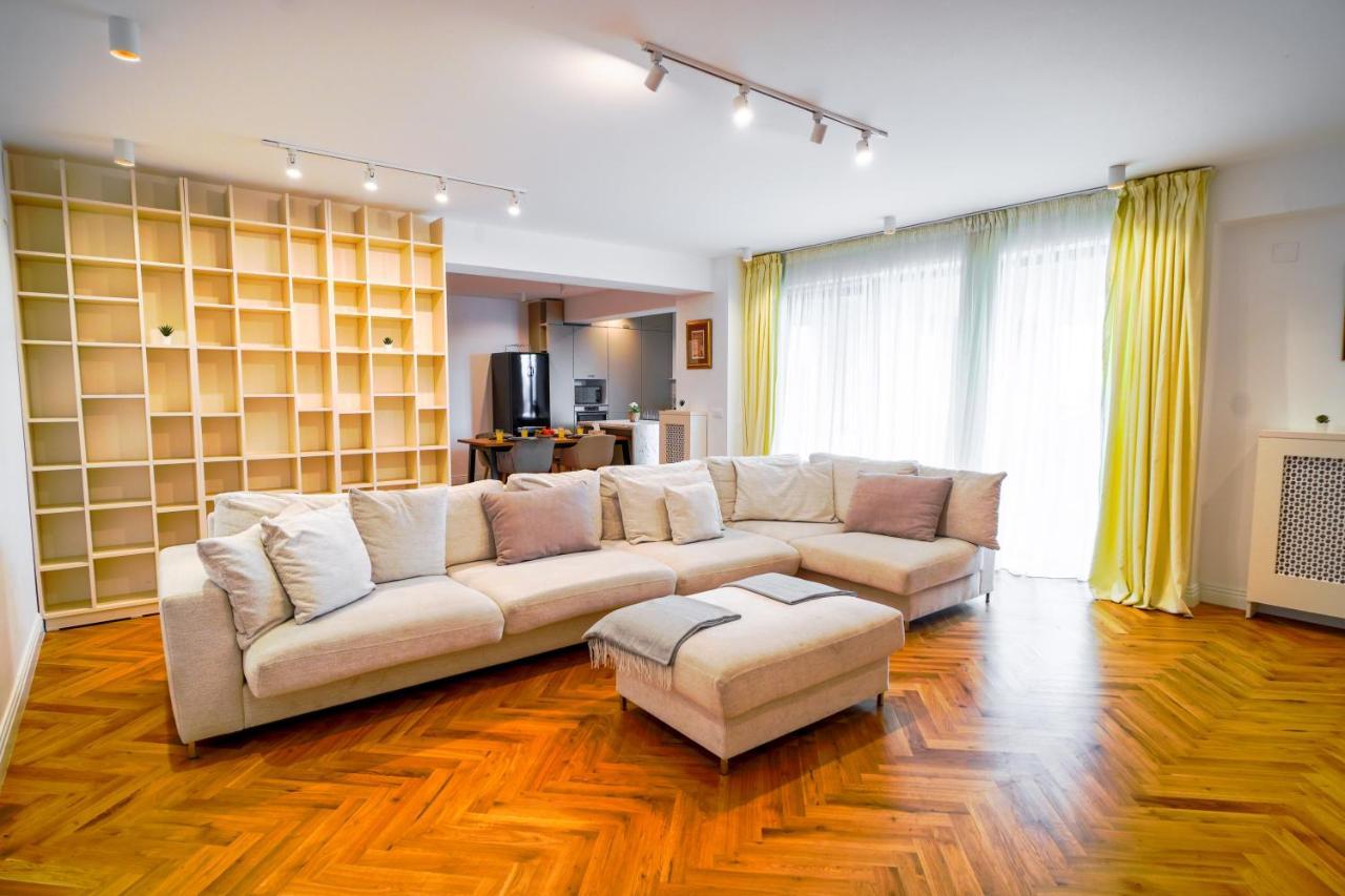 Luxury Park Apartment *