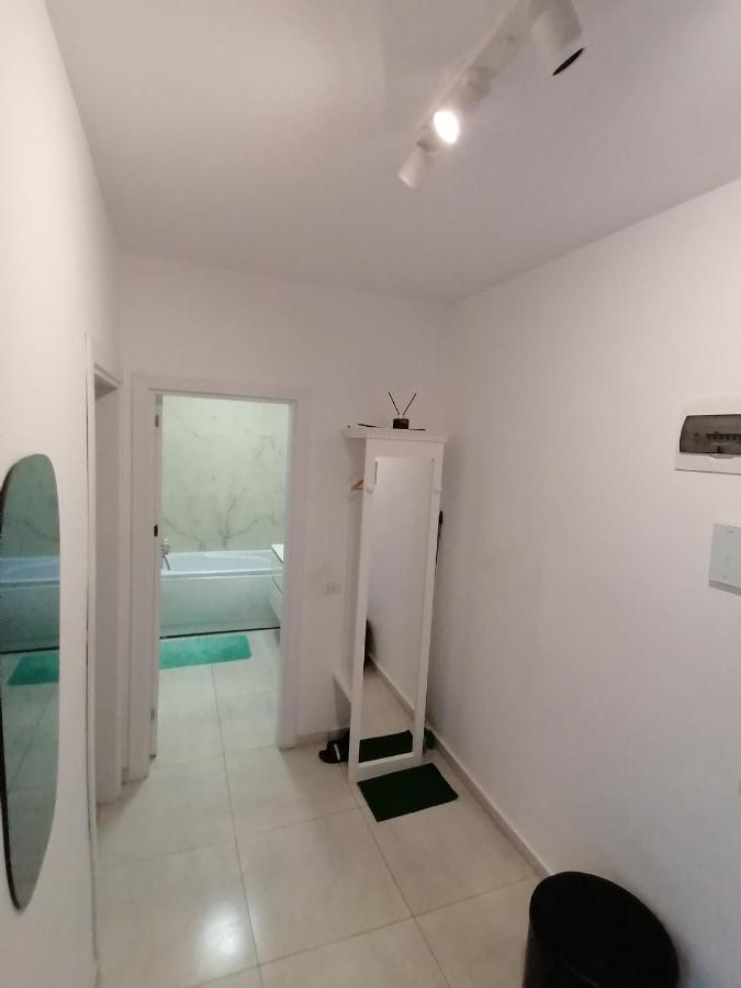 Baba Afiti Mall Plaza Apartment