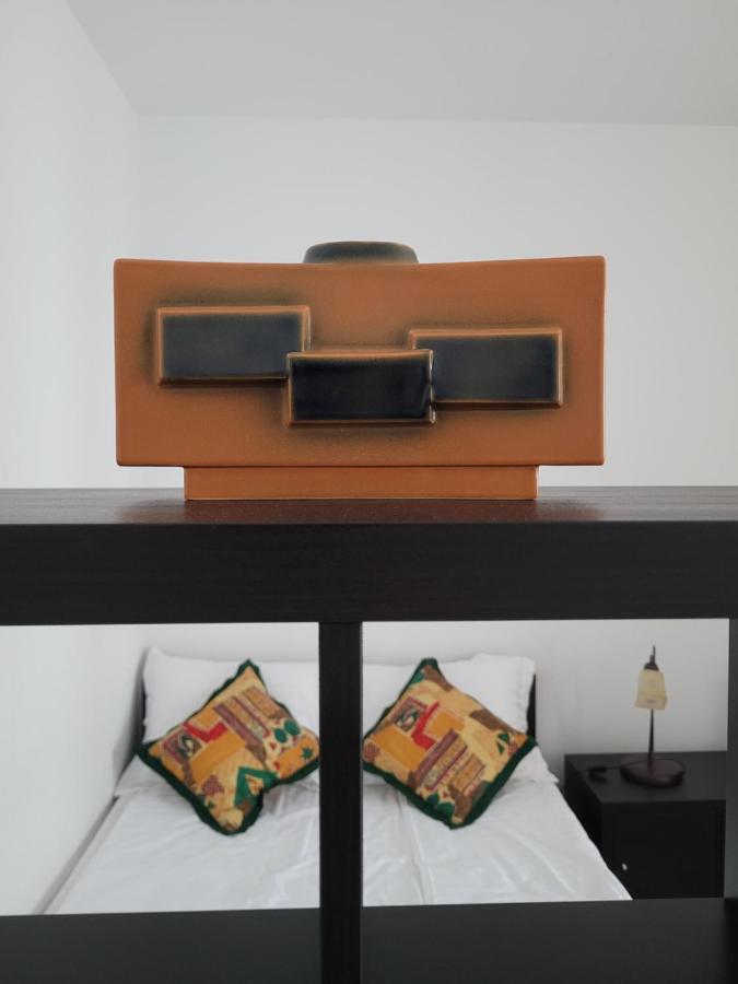 Ema's Spacious Studio Bucureşti