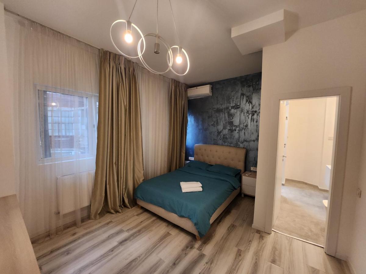 Rosetti Gold Grand Apartment