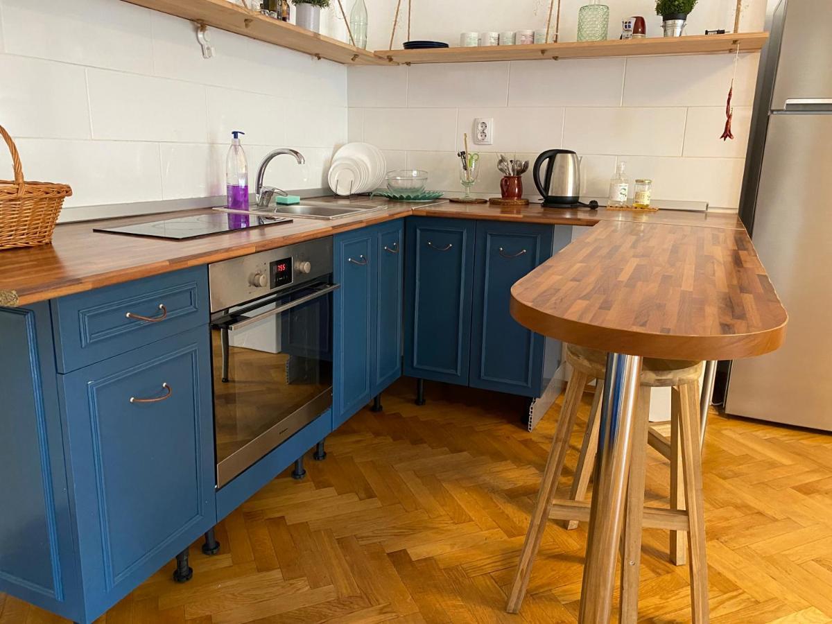 Stylized And Modern In Apartament *