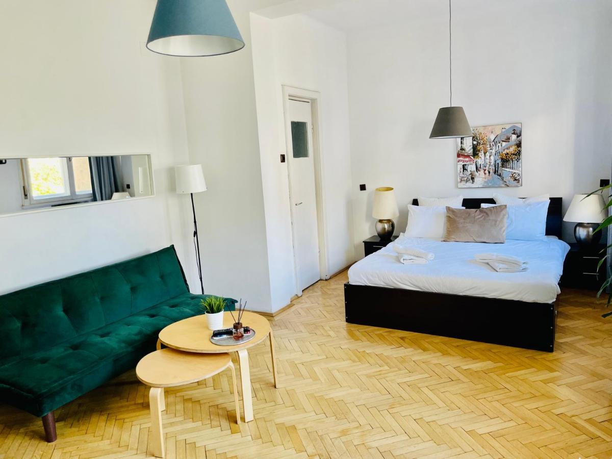 Apartment Cismigiu Park View *