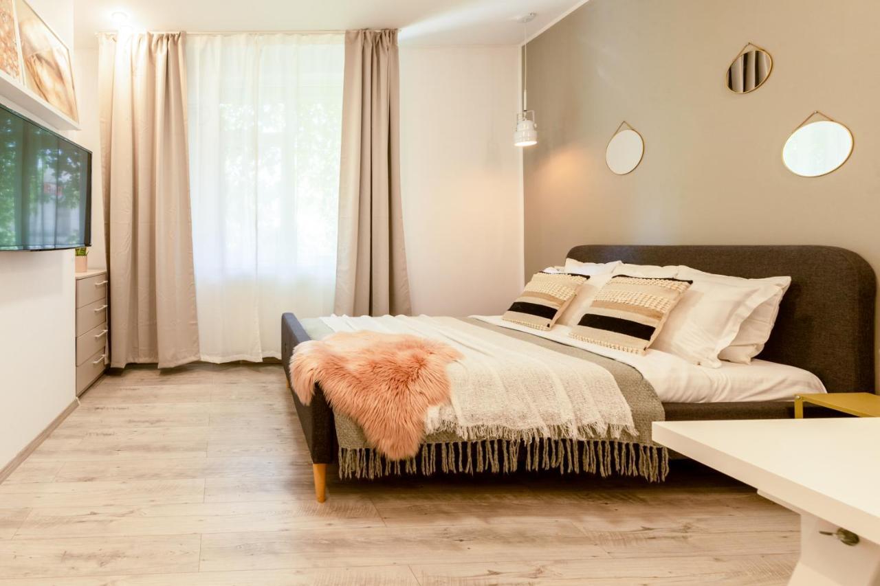 Apartment Ideal Stay: Spacious 2br Near Calea Victoriei Bucharest