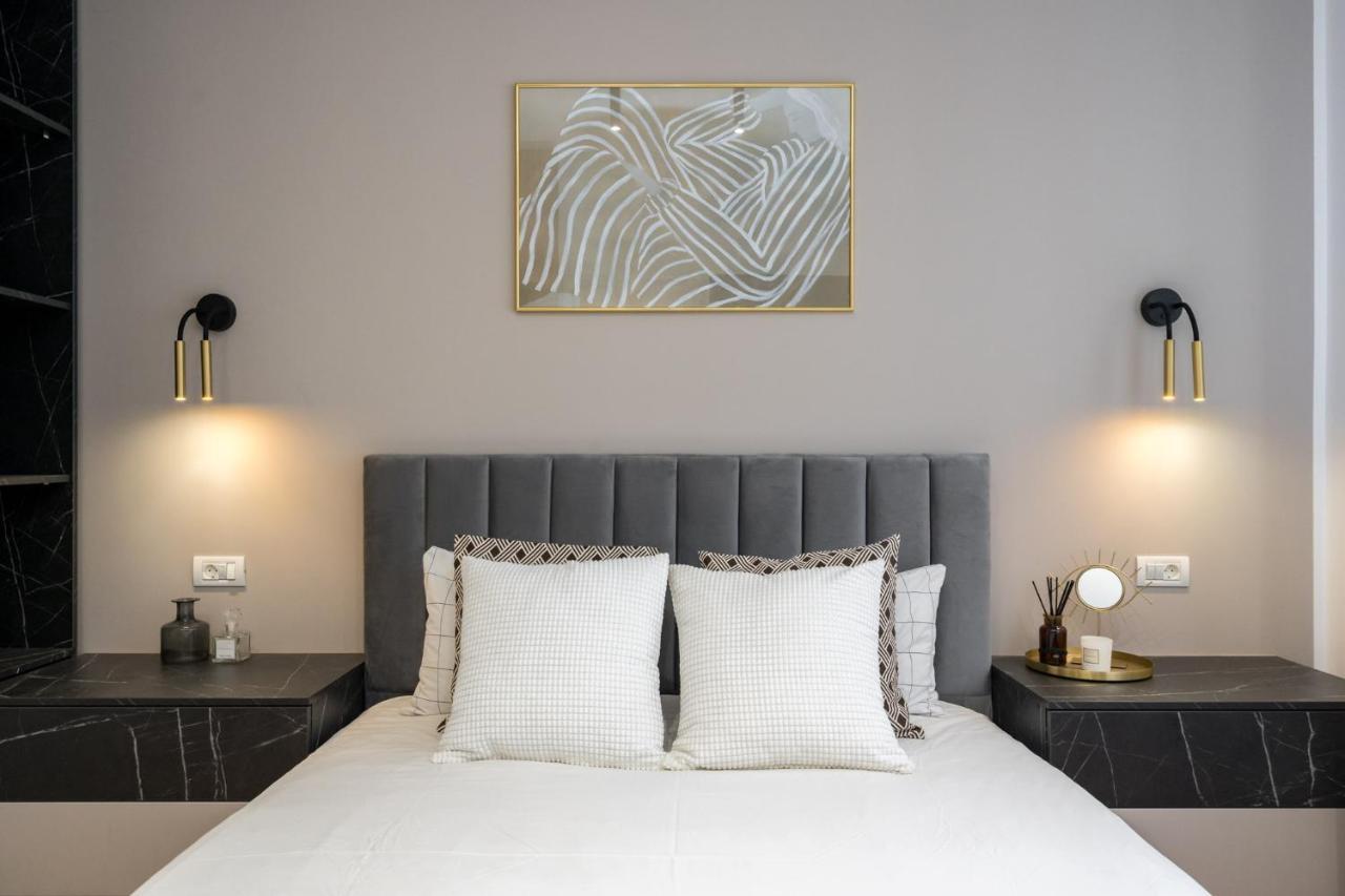 Crystal 3bdr In Center Apartament