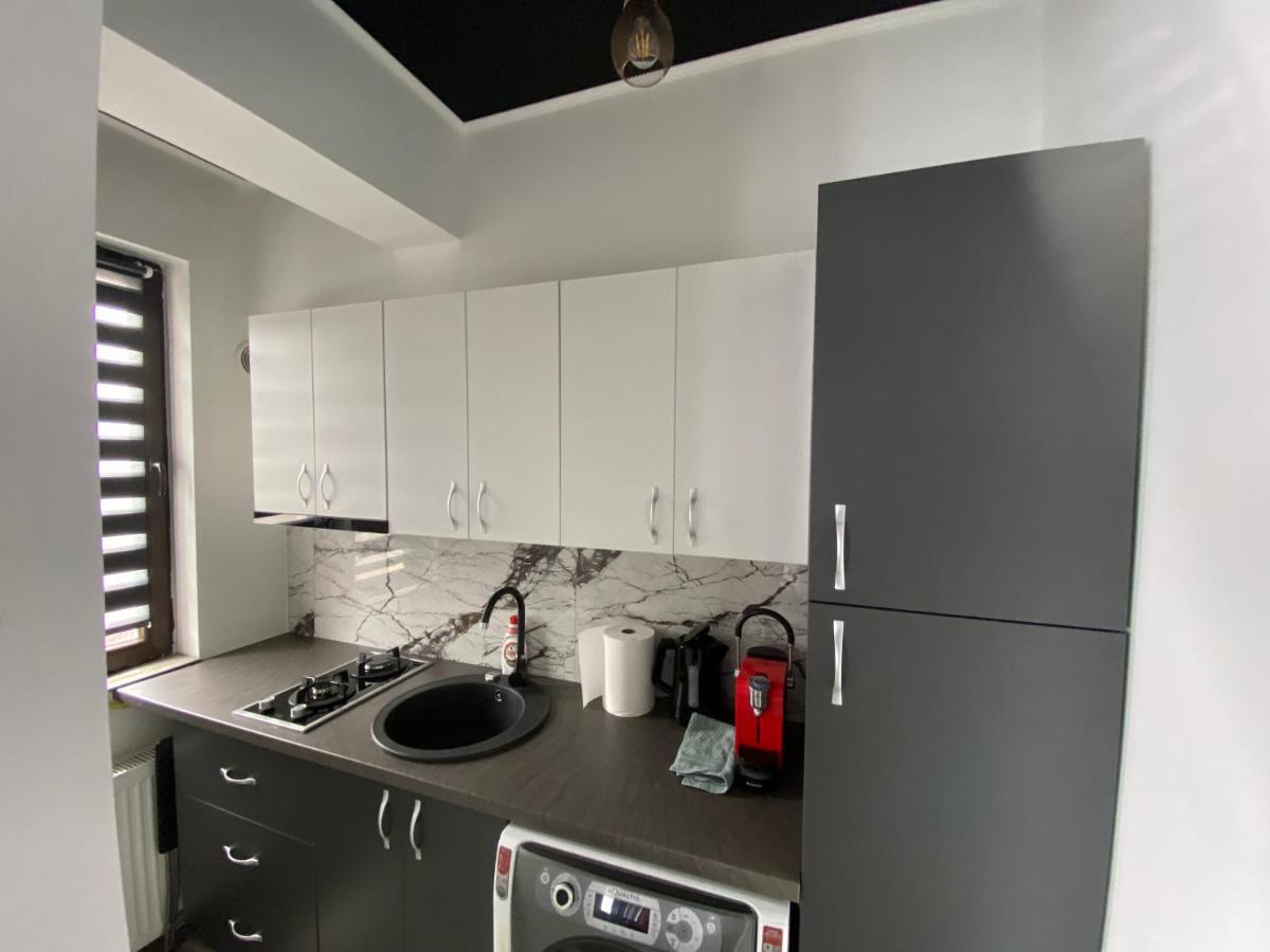 Spacious & Luxury Center Studio *