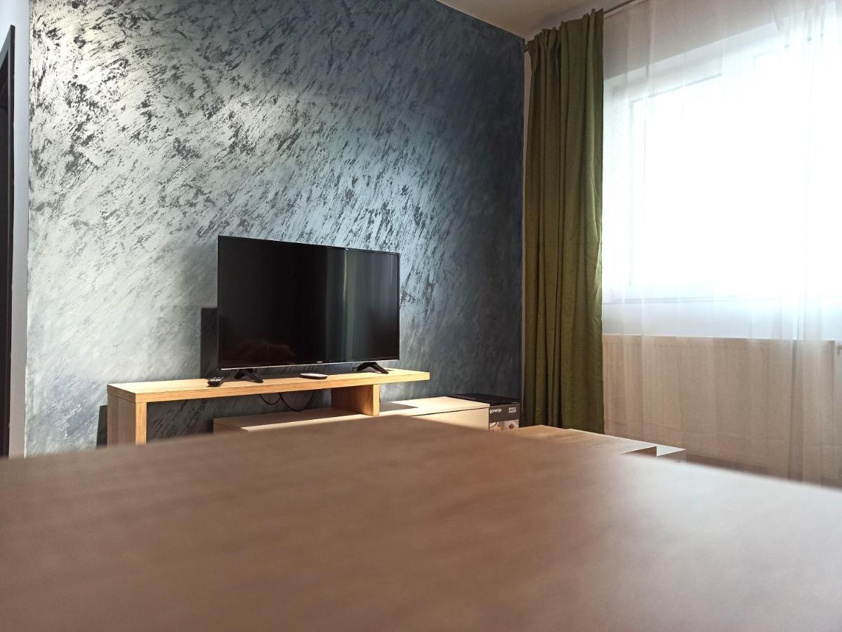Stylish, Modern 2 Flat With River View, Near Presidential Palace Apartment