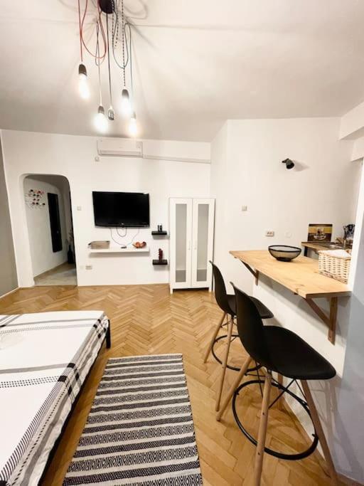 Olll 23a Apartment *