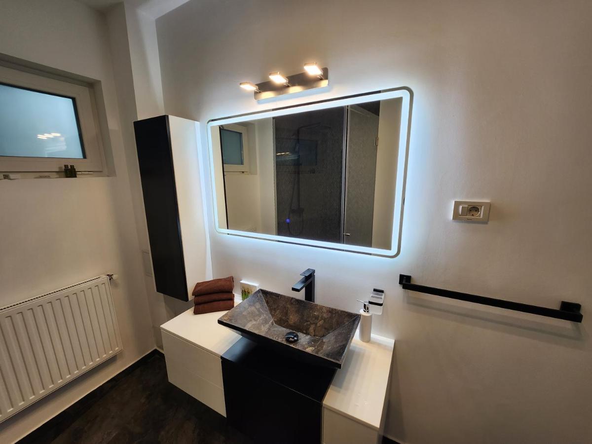 Ultra Grand 4-bedrooms Piata Rosetti
