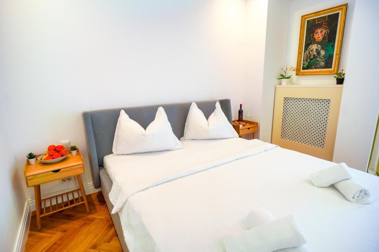 Luxury Park Apartment Bucharest
