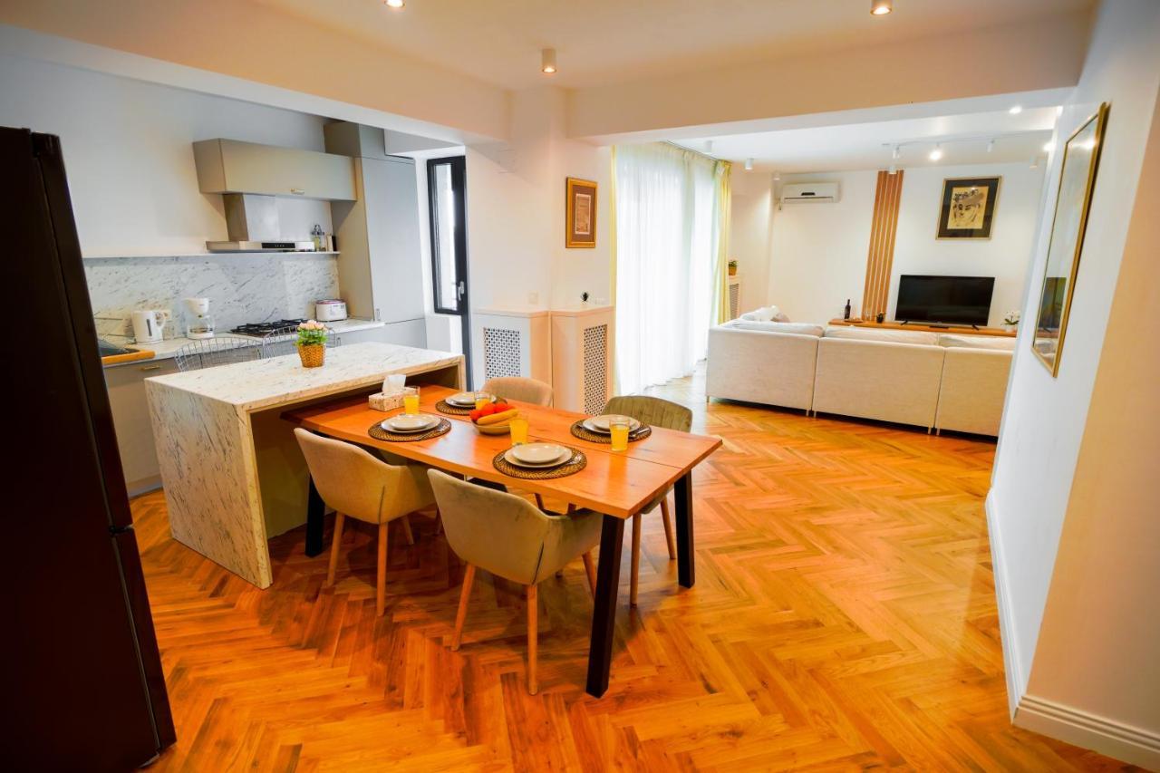 Luxury Park Apartment
