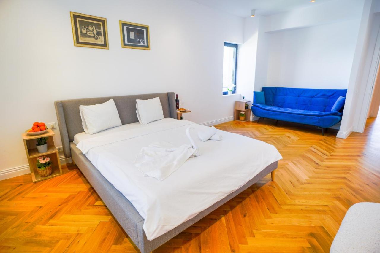 Luxury Park Apartment *