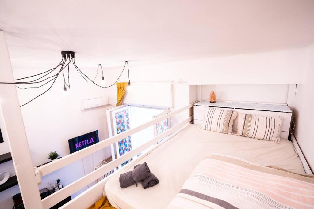 Cozy Studio Near Cismigiu Park Apartment