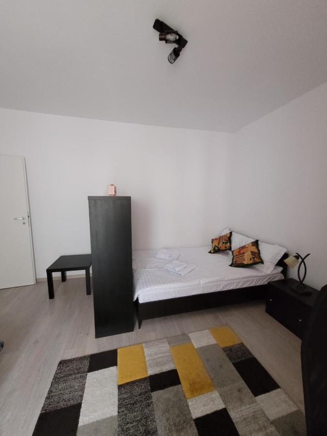Apartament Ema's Spacious Studio *